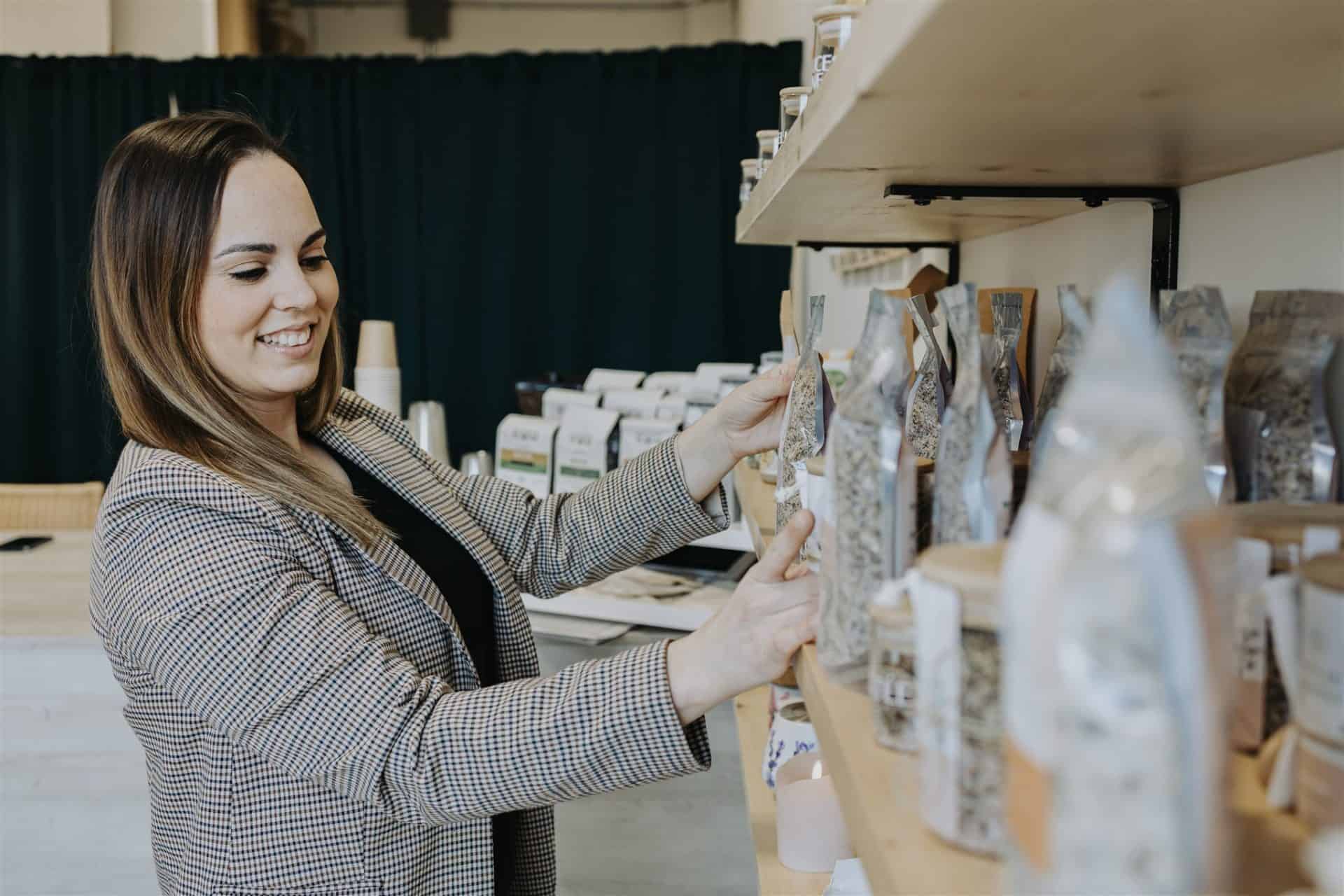 Joanie a choisi de louer son local avec Mon Espace Atelier Drummondville pour son emplacement et ses commodités optimales